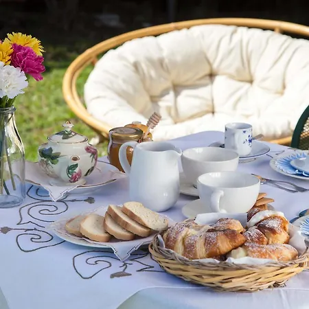 Casa Go'el Bed & Breakfast 3*